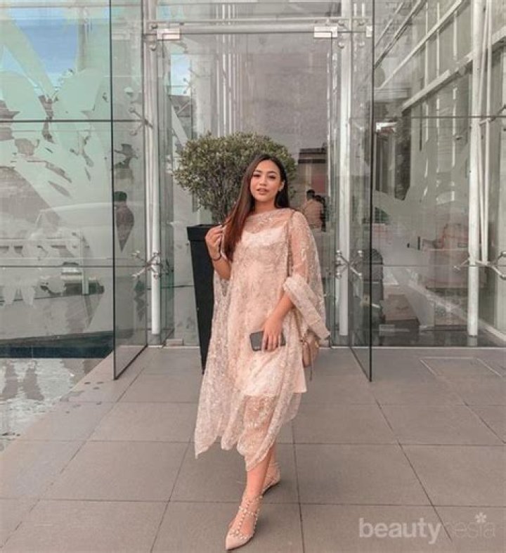 
Chelsea Veronnia Height, Weight, Net Worth, Age, Birthday, Wikipedia, Who, Nationality, Biography 