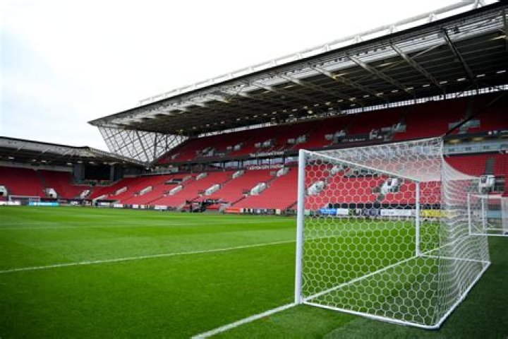 
Con Sullivan Death Cause Bristol City FC Former Goalkeeper Passed Away Aged 94 