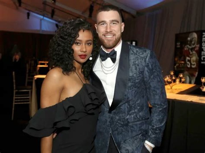 
DJ LeMahieu Past Relationships and Ex-Wife 