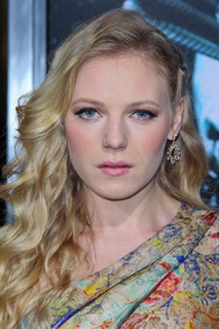 Emma Bell Height, Age, Boyfriend, Biography, Wiki, Net Worth