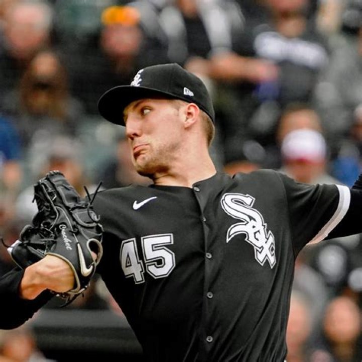 Garrett Magee Height, Weight, Net Worth, Age, Birthday, Wikipedia, Who, Instagram, Biography