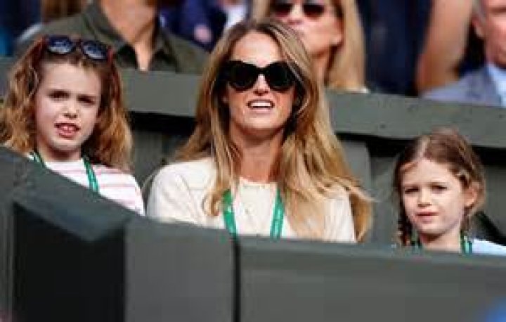 
How old are Andy Murray’s daughters? 