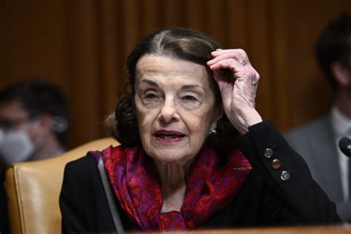 
How Old Is Senator, Dianne Feinstein Now | Husband & Salary 