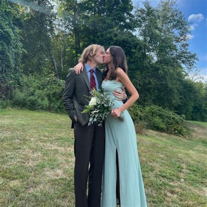 Is Charlie Plummer Gay? Girlfriend Or Partner 2022