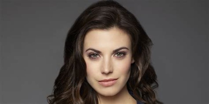 
Meghan Ory actress from “Once Upon a Time” Bio: Pregnant, Baby, Husband John Rerdon, Measurements, Net Worth 