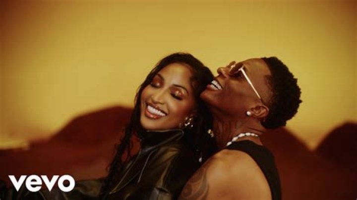 
Moment Janet Jackson Approached Wizkid To Greet Him In Qatar 
