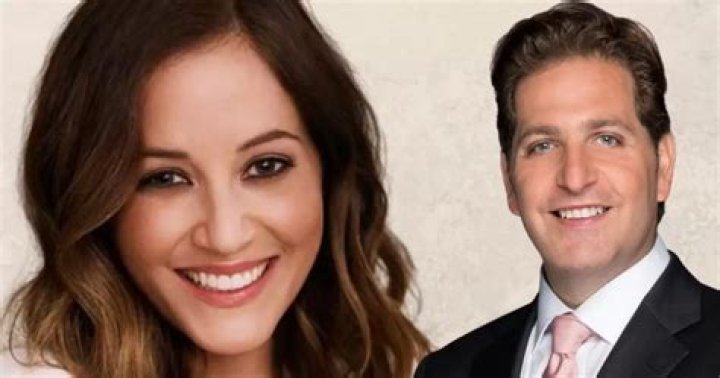 
Peter Schrager is Married to Wife: Erica Tracy. Kids. 