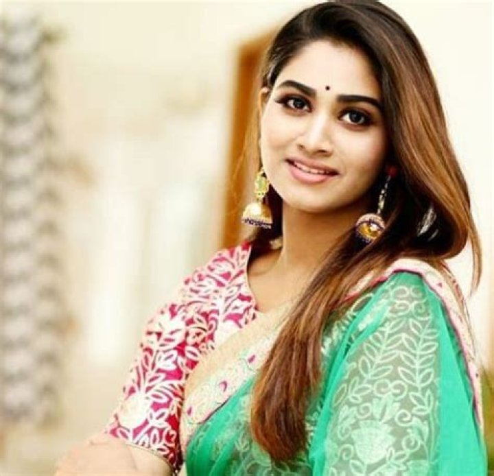 Shivani Narayanan Height, Weight, Net Worth, Age, Birthday, Wikipedia, Who, Instagram, Biography