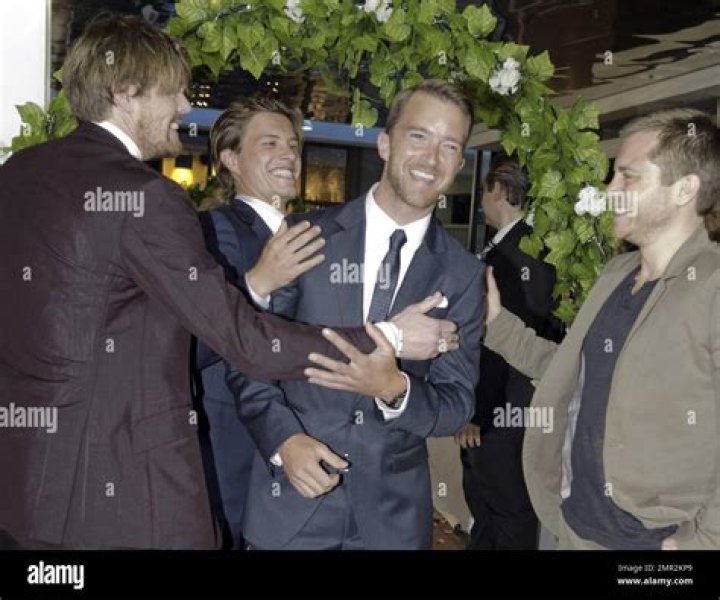 
Tim Draxl And His Partner Barrittone Are Couple Goals 