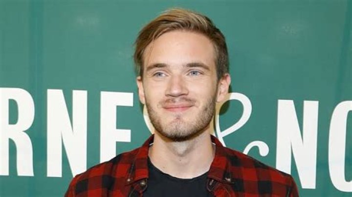 
Ulf Christian Kjellberg Height, Weight, Net Worth, Age, Birthday, Wikipedia, Who, Nationality, Biography 