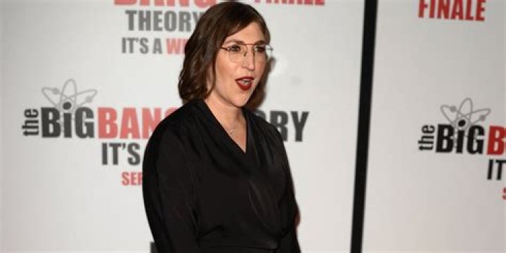Who Is Mayim Bialik Married To? Big Bang Theory Star Mayim Bialik Husband, Family, Age, Height, Net Worth